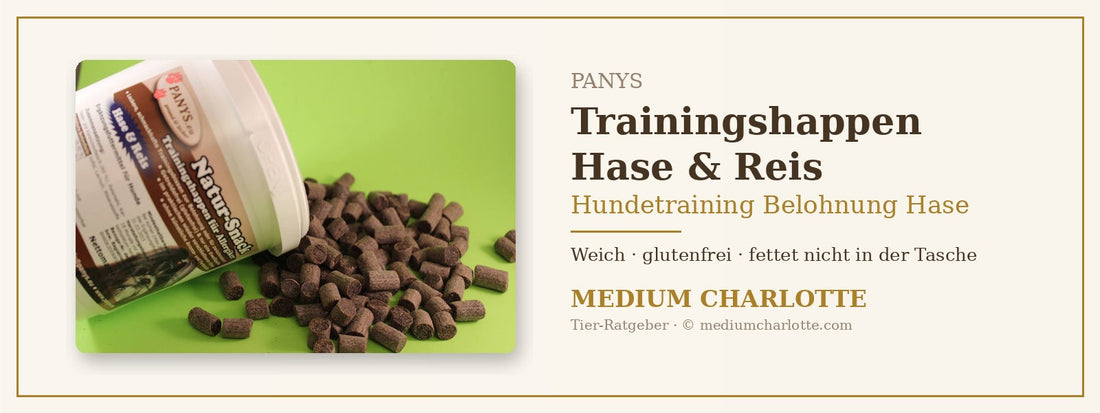 Hundetraining Belohnung Hase – PANYS Trainingshappen Hase & Reis vor dem offenen Eimer
