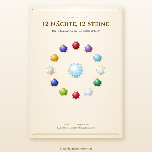 Titelseite des Ritualbuchs «12 Nächte, 12 Steine» für die Rauhnächte 2026/27 von Charlotte Leibundgut, mit einem Kreis aus zwölf Edelsteinen und dem Larimar in der Mitte