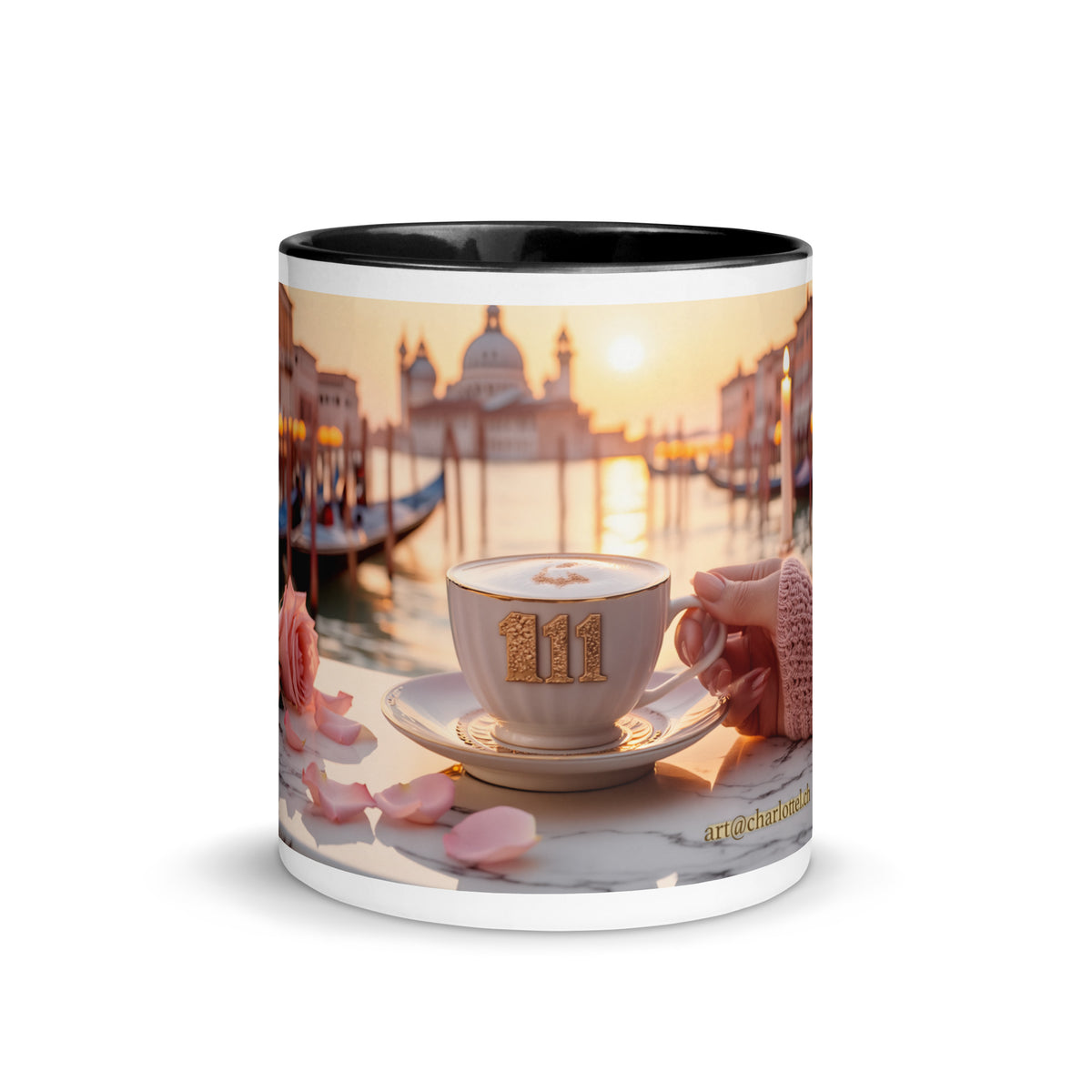 Venedig-Tasse «111» mit schwarzer Innenseite, Vorderansicht: Cappuccino mit Engelszahl 111 vor dem Canal Grande