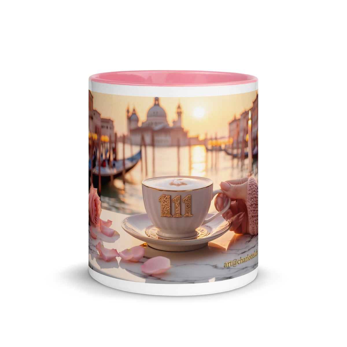 Venedig-Tasse «111» mit rosa Innenseite, Vorderansicht: Cappuccino mit Engelszahl 111